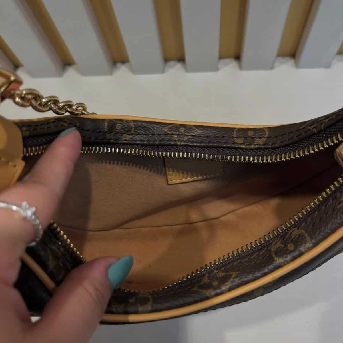 LOUIS VUITTON – COOKIE BB BAG